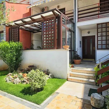 Carmen Apartment